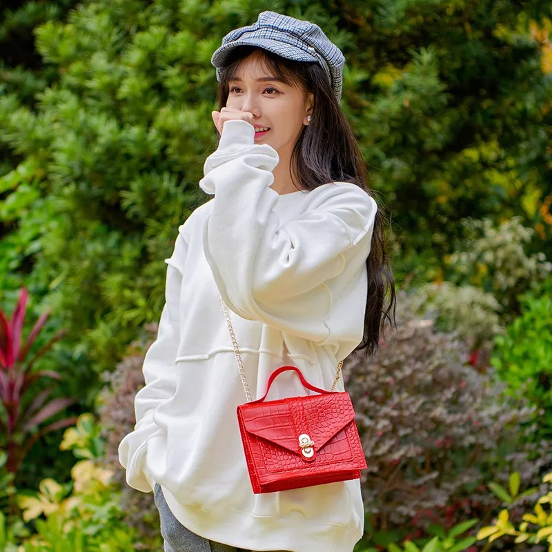 Bolso cuadrado pequeño combina con todo